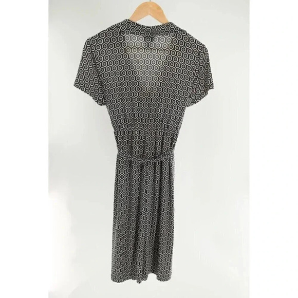 Oh Baby by Motherhood dress with belt Geometric pattern | Medium - Picture 4 of 4